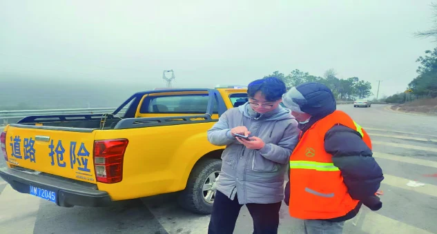 道路现场安装调试车载巡查设备